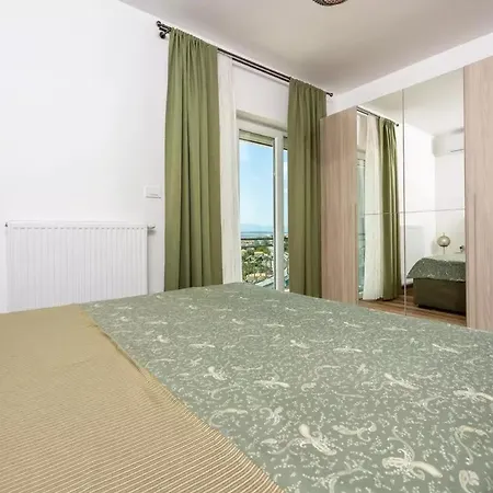In 45025 Apartament