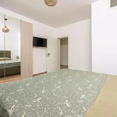 Apartment In 45025 Crikvenica